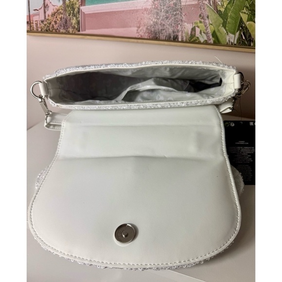 Disney x Loungefly White Sequin Minnie Mouse Bridal Bow Crossbody Bag Purse - Picture 7 of 10